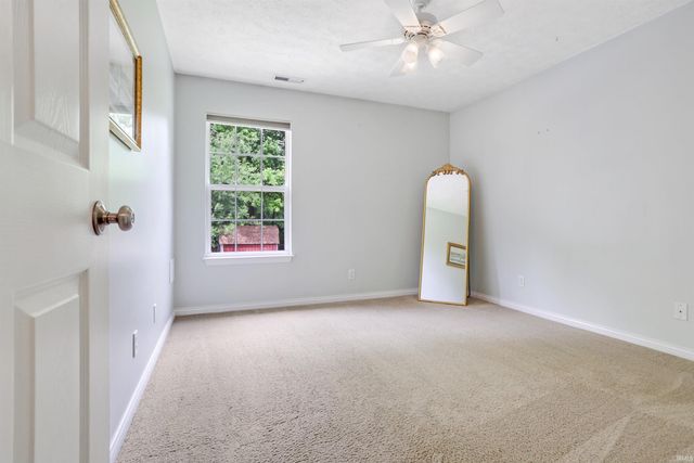 8106 Cedar point Drive, Newburgh, IN 47630