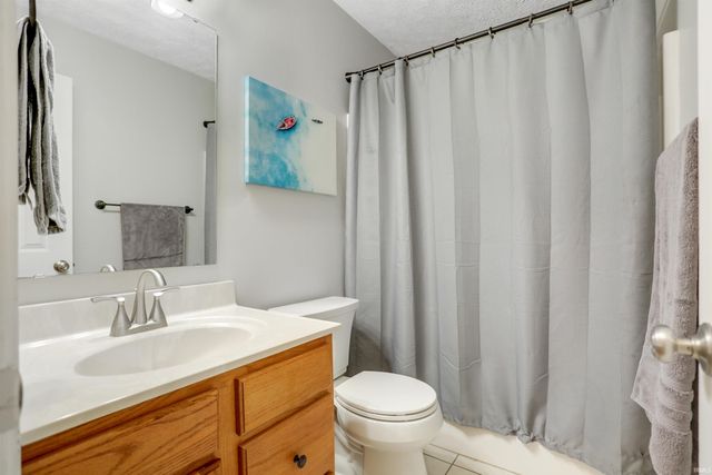 8106 Cedar point Drive, Newburgh, IN 47630