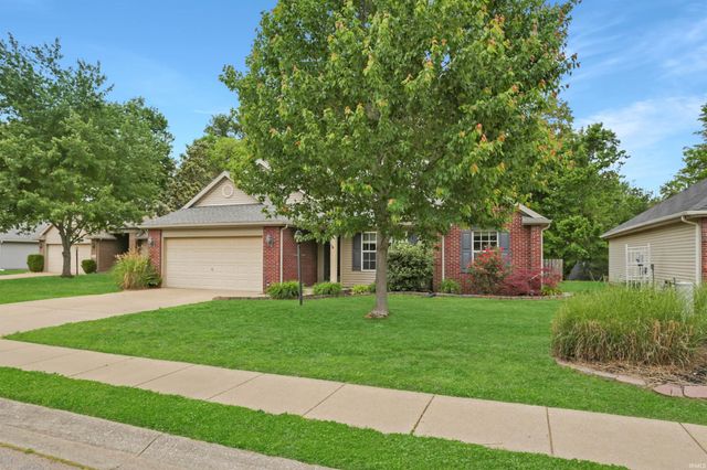 8106 Cedar point Drive, Newburgh, IN 47630