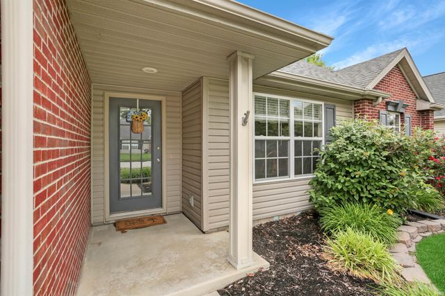 8106 Cedar point Drive, Newburgh, IN 47630