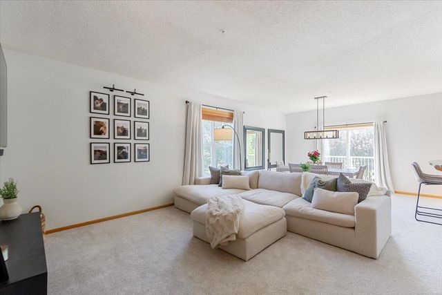 19631 Escalade Way 101, Farmington, MN 55024
