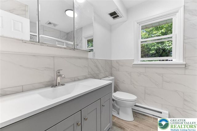 1225 Brentwood Avenue, Bethlehem City, PA 18017