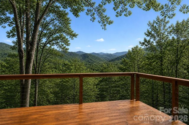 208 Buckeye Road, Maggie Valley, NC 28751