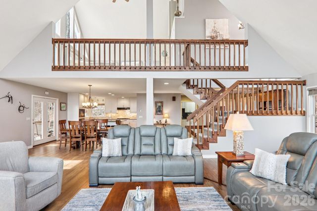 208 Buckeye Road, Maggie Valley, NC 28751