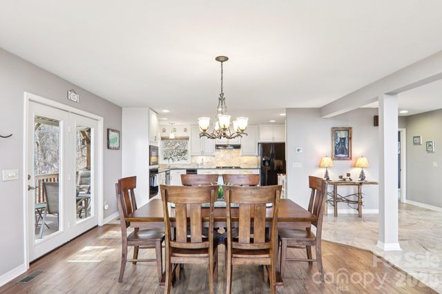 208 Buckeye Road, Maggie Valley, NC 28751
