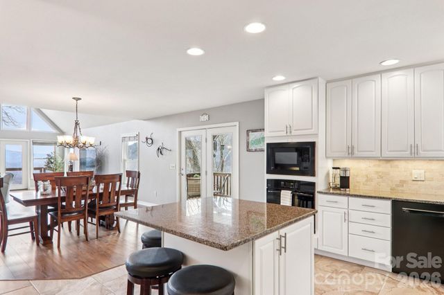 208 Buckeye Road, Maggie Valley, NC 28751