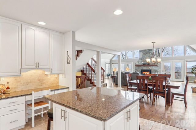 208 Buckeye Road, Maggie Valley, NC 28751