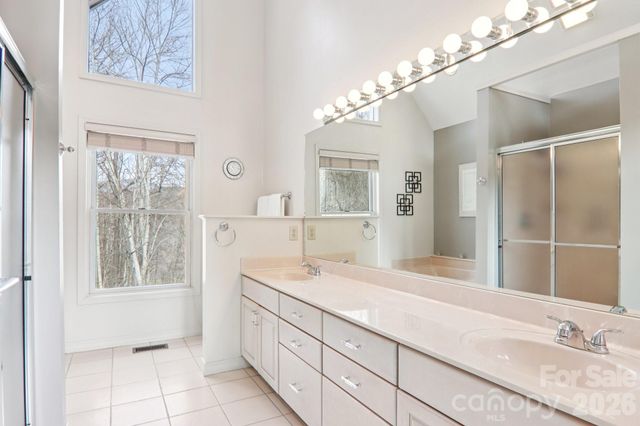 208 Buckeye Road, Maggie Valley, NC 28751