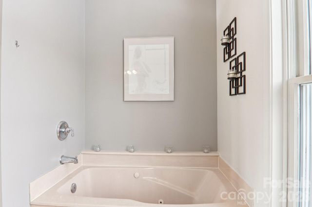208 Buckeye Road, Maggie Valley, NC 28751