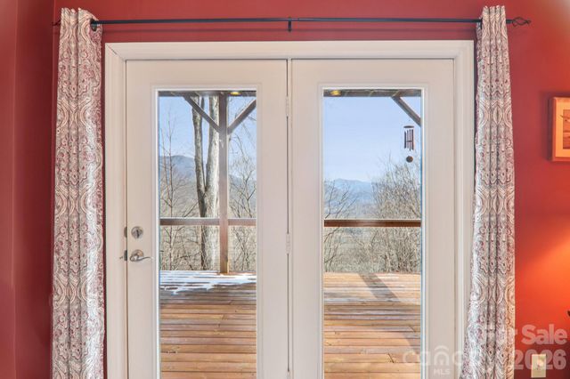 208 Buckeye Road, Maggie Valley, NC 28751