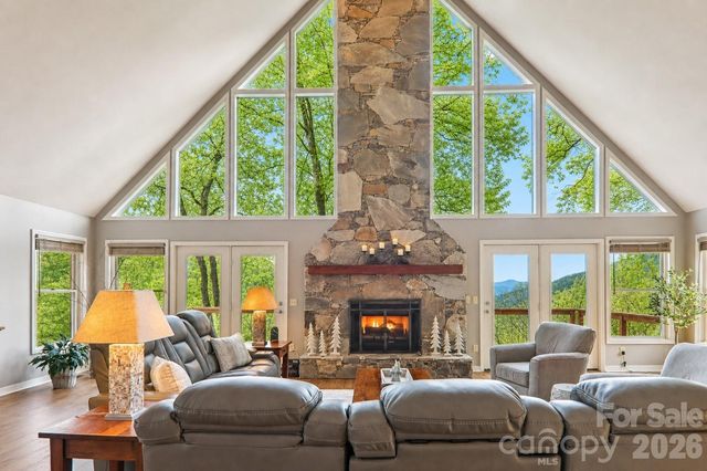 208 Buckeye Road, Maggie Valley, NC 28751