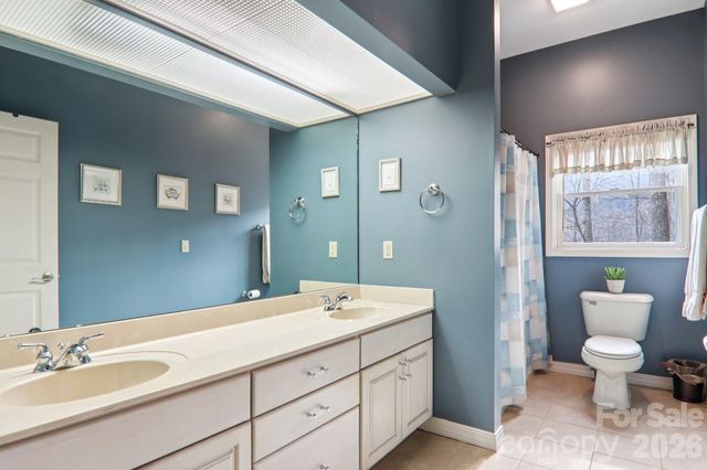 208 Buckeye Road, Maggie Valley, NC 28751