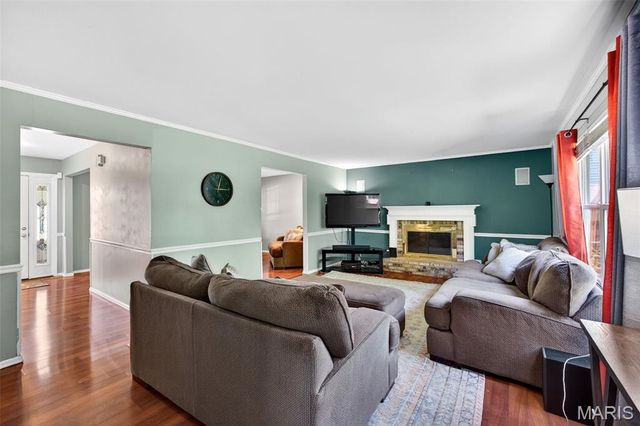 1132 Running Waters Drive, St Charles, MO 63304