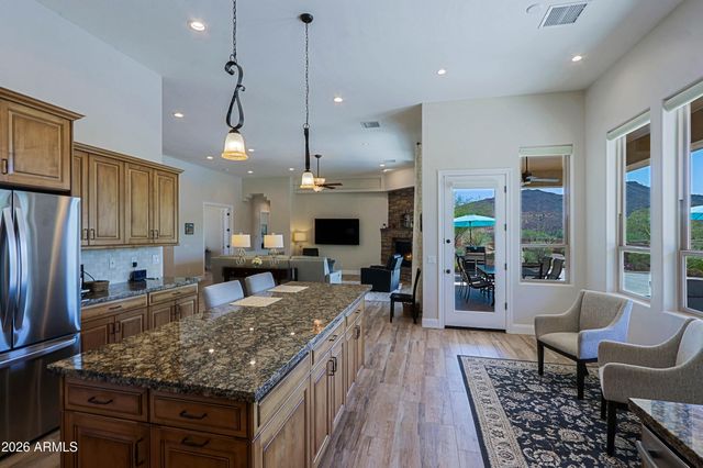 2827 W HERE TO THERE Drive, Phoenix, AZ 85086