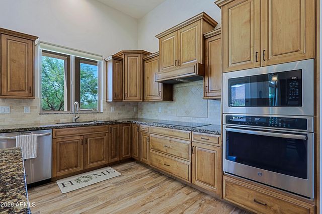 2827 W HERE TO THERE Drive, Phoenix, AZ 85086