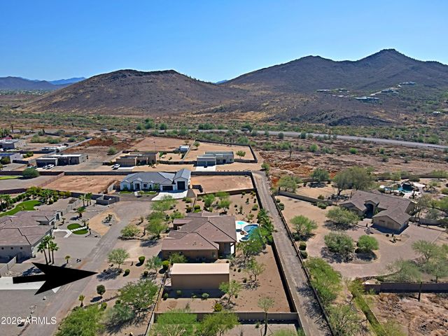2827 W HERE TO THERE Drive, Phoenix, AZ 85086