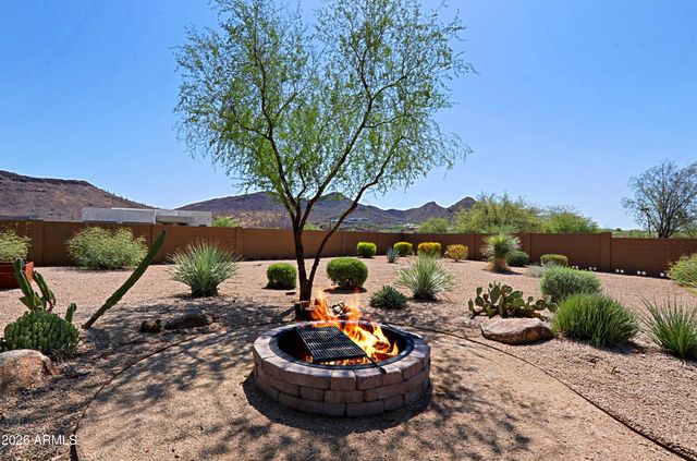 2827 W HERE TO THERE Drive, Phoenix, AZ 85086
