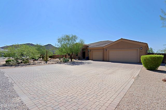 2827 W HERE TO THERE Drive, Phoenix, AZ 85086