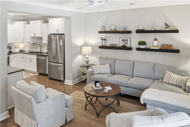 203 Mariners Circle, St Simons Island, GA 31522