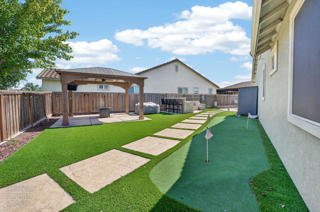 1917 NW Thomas Taylor Dr, Hughson, CA 95326