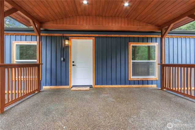 2074 W Cloquallum Road, Shelton, WA 98584
