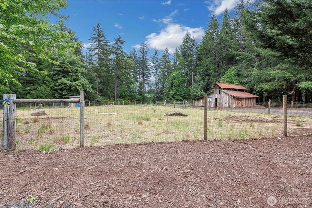 2074 W Cloquallum Road, Shelton, WA 98584