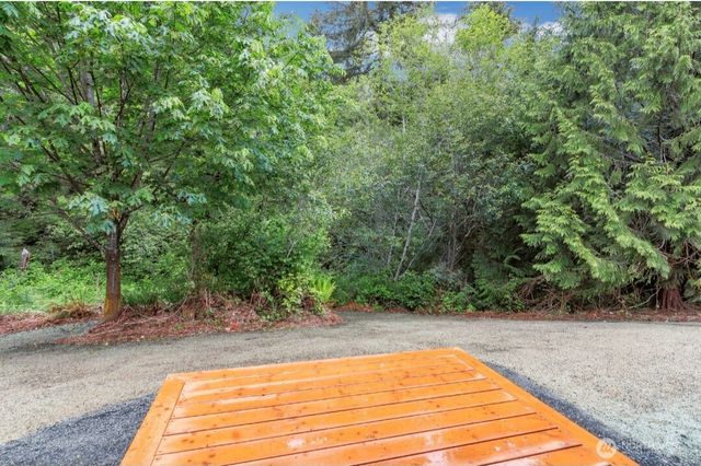2074 W Cloquallum Road, Shelton, WA 98584
