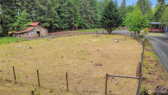2074 W Cloquallum Road, Shelton, WA 98584