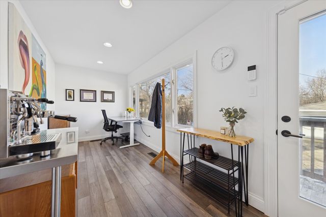 275 W North Avenue, Elmhurst, IL 60126