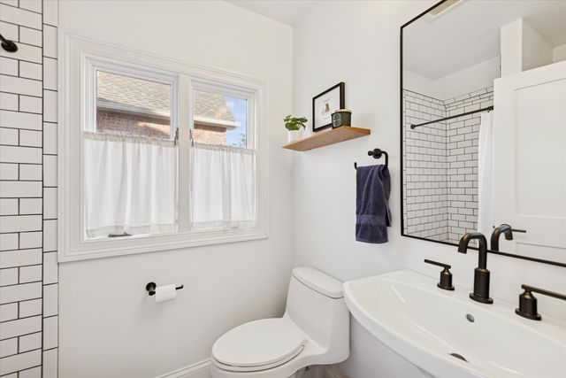 275 W North Avenue, Elmhurst, IL 60126