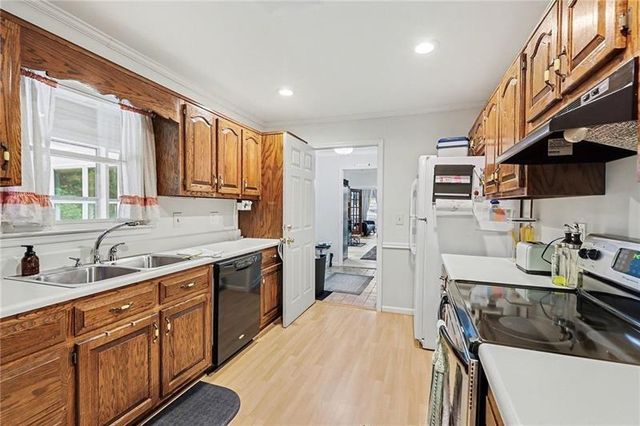 5735 E Ridge Drive, Douglasville, GA 30135