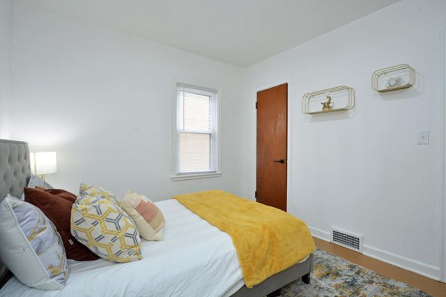 962 Smith Avenue S, West Saint Paul, MN 55118