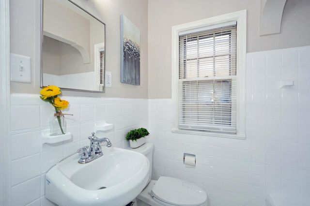 962 Smith Avenue S, West Saint Paul, MN 55118