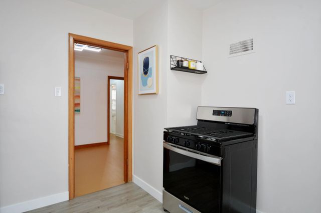 962 Smith Avenue S, West Saint Paul, MN 55118