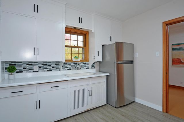 962 Smith Avenue S, West Saint Paul, MN 55118