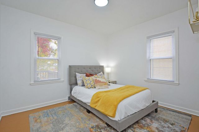 962 Smith Avenue S, West Saint Paul, MN 55118