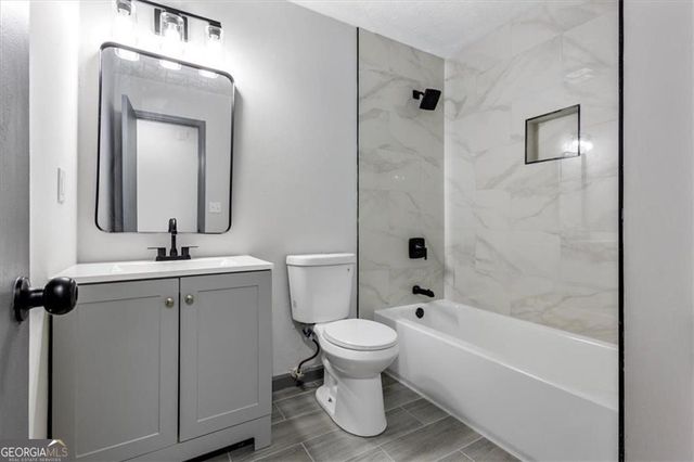 6685 Greenbower Lane, College Park, GA 30349