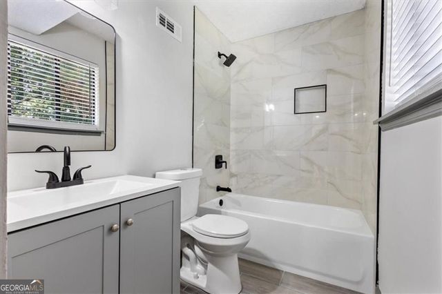 6685 Greenbower Lane, College Park, GA 30349