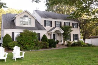 7 Tallmadge Trail, Miller Place, NY 11764