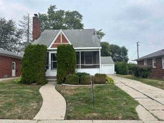 22121 Englehardt Street, Saint Clair Shores, MI 48080