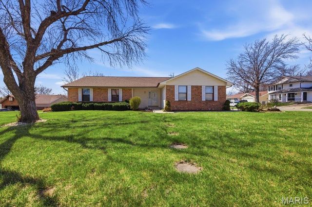 3801 Hermitage Lane, St Peters, MO 63376