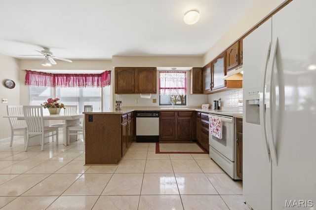 3801 Hermitage Lane, St Peters, MO 63376