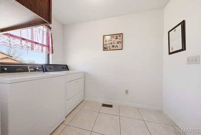 3801 Hermitage Lane, St Peters, MO 63376