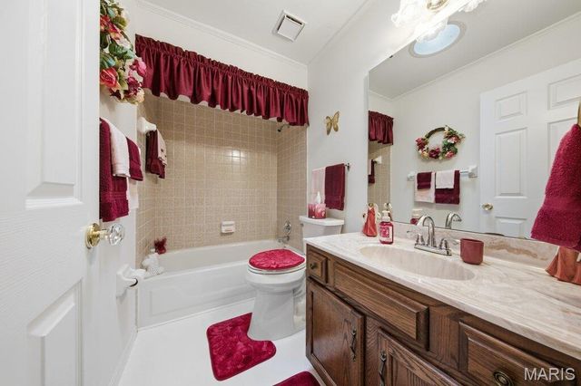 3801 Hermitage Lane, St Peters, MO 63376