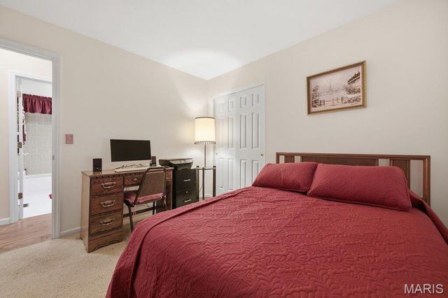 3801 Hermitage Lane, St Peters, MO 63376
