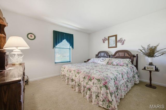 3801 Hermitage Lane, St Peters, MO 63376