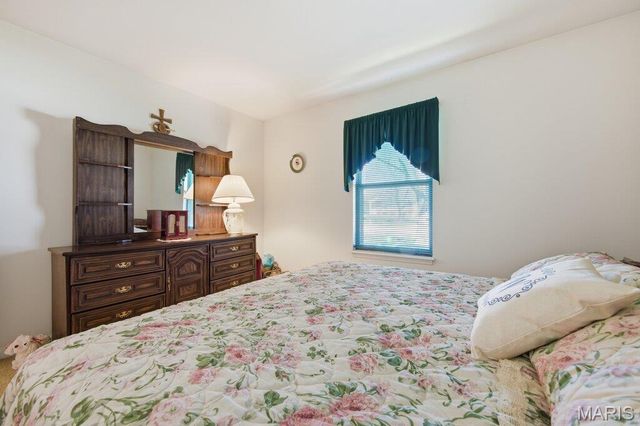 3801 Hermitage Lane, St Peters, MO 63376