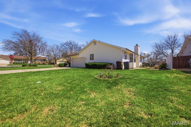 3801 Hermitage Lane, St Peters, MO 63376