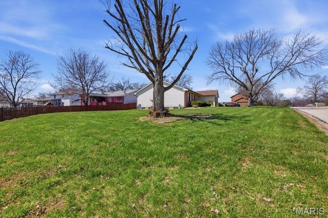 3801 Hermitage Lane, St Peters, MO 63376