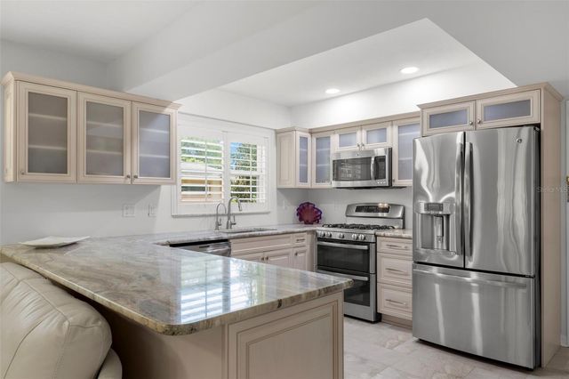 2836 QUAIL HOLLOW ROAD W, Clearwater, FL 33761